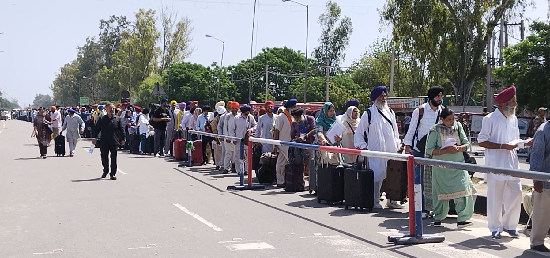 ਵੱਡੀ ਖਬਰ: ਅਟਾਰੀ-ਵਾਹਘਾ ਸਰਹੱਦ ‘ਤੇ ਰੋਕੇ ਪਾਕਿਸਤਾਨ ਜਾਣ ਵਾਲੇ ਸ਼ਰਧਾਲੂ